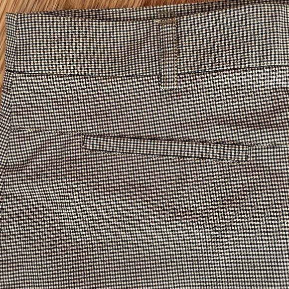 Aquascutum pencil skirt. - Picture 4 of 6